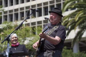 neil-young-targets-tesla-and-musk-in-fiery-new-anthem