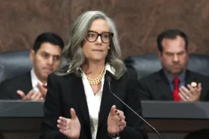 arizona-push-to-create-first-ever-state-bitcoin-reserve-heads-to-hobbs’s-desk