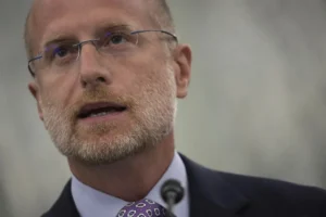 fcc-chairman-pursues-‘massive-deregulation-effort’-for-mergers