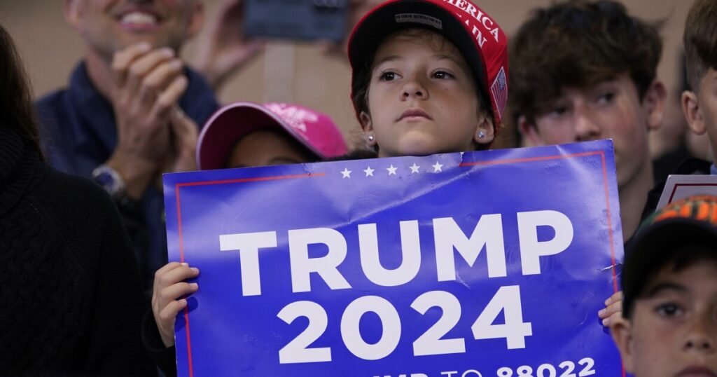 trump-wins-generic-vote-big,-30%-democrats-back-him