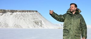 deep-state-intel-staffers-are-once-again-leaking-classified-info-to-stop-trump’s-agenda