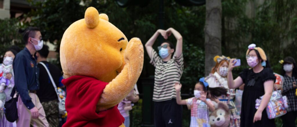 ‘stabbing,-face-ripping,-neck-slicing’:-students-traumatized-after-teacher-shows-winnie-the-pooh-slasher-film