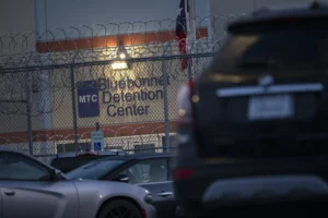 migrant-‘hostage’-threat-prompts-doj-request-to-resume-deportations-