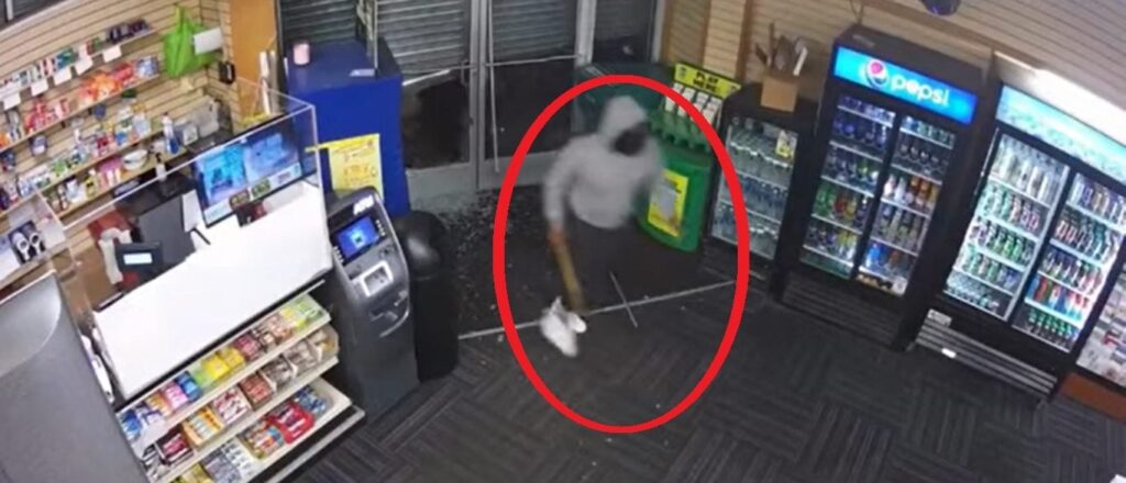 video-shows-philadelphia-looters-with-axes-and-hammers-ransack-local-pharmacy