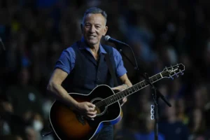 springsteen-blasts-trump’s-‘corrupt,-incompetent,-treasonous-administration’