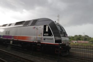 nj-transit-locomotive-engineers-union-goes-on-strike-early-friday-morning-–-washington-examiner
