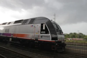 nj-transit-locomotive-engineers-union-goes-on-strike-early-friday-morning