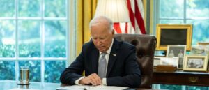 2028-dem-hopefuls-backpedal-after-gaslighting-america-about-biden’s-decline-in-2024