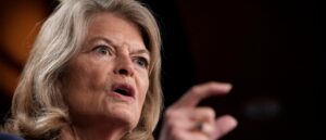 gop-senator-really-doesn’t-want-to-take-‘big-hammer’-to-biden’s-massive-climate-bill