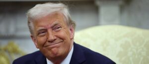 most-voters-see-economy-as-strong-under-trump-for-the-first-time-in-years,-poll-says