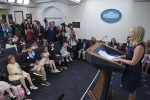 children-replace-the-press-in-white-house-briefing-room