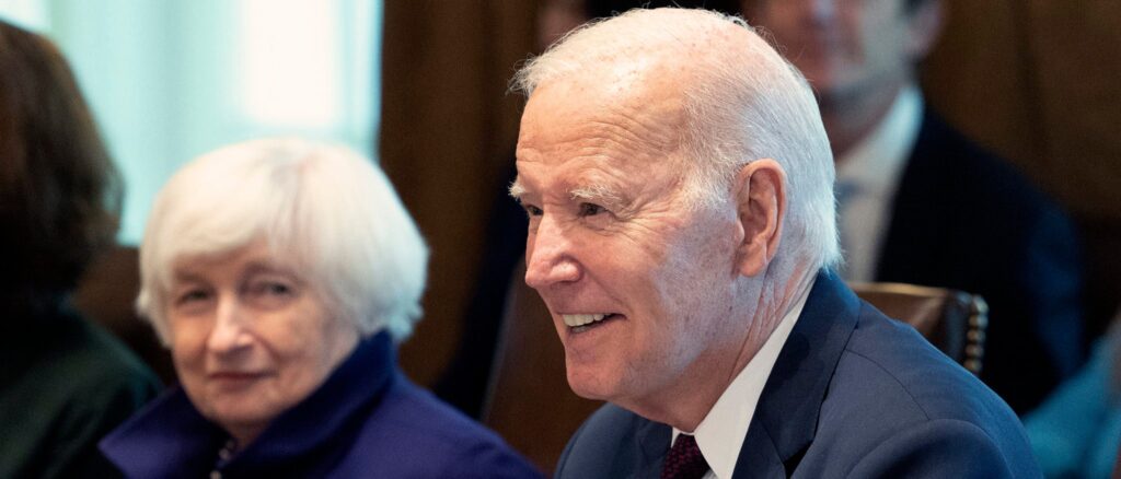 almost-two-thirds-of-americans-think-the-government-spends-too-much-money:-poll