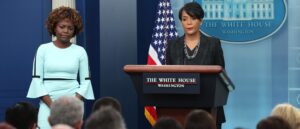 ex-atlanta-mayor-keisha-lance-bottoms-enters-georgia-governor’s-race