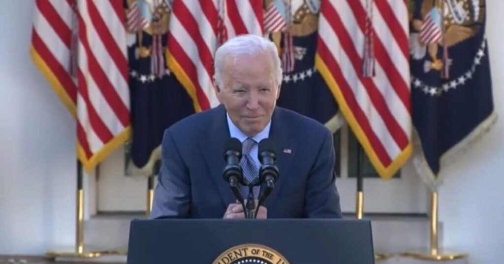 joe-biden-pauses-speech-on-‘junk-fees’-to-berate-women-in-front-row-at-rose-garden-event-(video)-|-the-gateway-pundit-|-by-cristina-laila