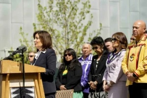 kathy-hochul-apologizes-for-native-american-boarding-schools