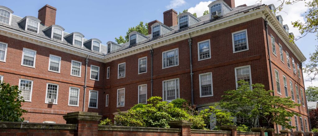 more-than-150-harvard-faculty-sign-letter-criticizing-student-groups’-pro-palestine-statement,-school’s-response