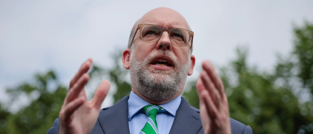 trump-budget-czar-thumbs-nose-at-‘partisan’-watchdog-over-impoundment-allegation