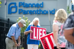planned-parenthood-cancels-abortions-in-missouri-after-state-ruling