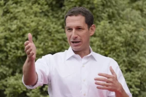 hundreds-of-jobs-at-risk-as-san-francisco-mayor-tries-to-plug-deficit