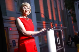 smithsonian-portrait-gallery-director-fired-for-promotion-of-dei