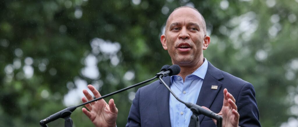 dem-claim-that-trump-tariffs-would-cause-prices-to-‘soar’-crumbles-due-to-positive-economic-news