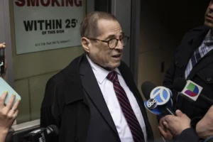 nadler-‘alarmed’-after-dhs-briefly-detains-aide-in-district-office