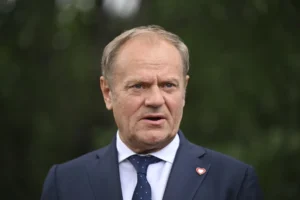tusk-gambles-on-confidence-vote-after-right-wing-wins-polish-presidency