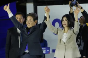 liberal-opposition-leader-wins-south-korean-election