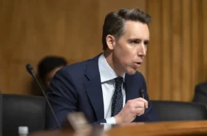 hawley-pushes-for-$5,000-child-tax-credit-in-gop-tax-bill
