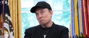 elon-musk-announces-spacex-will-not-decommission-dragon-spacecraft-after-spat-with-trump