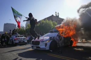 trump-says-la-protests-not-‘quite-an-insurrection’-after-earlier-‘paid-insurrectionists’-comment