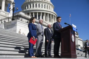 antisemitism-resolution-vote-exposes-deep-divisions-among-house-democrats-–-washington-examiner