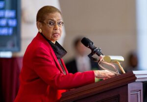 eleanor-holmes-norton-commits-to-reelection,-her-office-pumps-brakes