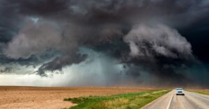 the-viral-storm-streamers-predicting-deadly-tornadoes—sometimes-faster-than-the-government