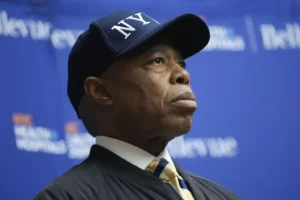 eric-adams-credits-nypd-training-for-calm-amid-anti-ice-riots