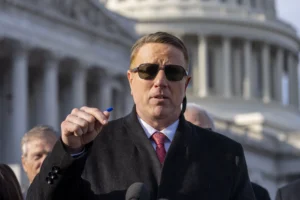 pat-fallon-rails-against-tim-walz-likening-ice-agents-to-‘gestapo’