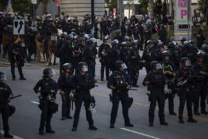 ‘no-kings’-protests:-what-to-know-about-the-anti-trump-movement