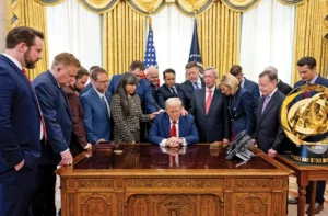 faith-in-trump’s-white-house:-an-open-door-to-evangelical-christians
