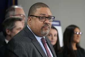 manhattan-da-alvin-bragg-recalibrates-image-ahead-of-new-york-primary