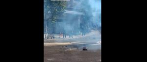 rioters-storm-oregon-ice-building,-injure-officers