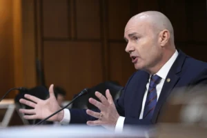 mike-lee-condemns-nc-lawmaker’s-‘no-kings’-video-featuring-beheaded-trump-–-washington-examiner