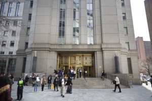 two-court-officers-stabbed-at-manhattan-criminal-court