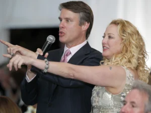 terry-moran-claims-journalists-are-‘not-to-be-objective’