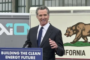 newsom-joins-substack-to-‘cut-through-the-right-wing-disinformation’