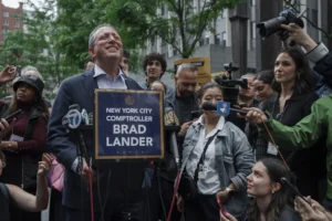 who-is-brad-lander-—-the-nyc-mayoral-candidate-arrested-by-ice?-–