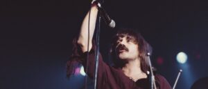 ‘cracked-my-sternum’:-reo-speedwagon-singer-terry-luttrell-hospitalized-after-car-crash