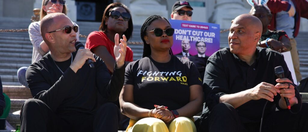 democrats-seriously-want-new-party-leaders,-survey-says