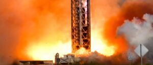 video-captures-wild-fireball-in-the-sky-as-spacex-rocket-goes-up-in-flames