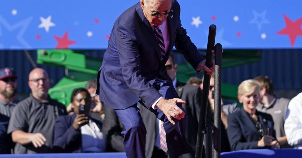 joe-biden-stumbles-up-the-stairs-to-speak-in-philadelphia