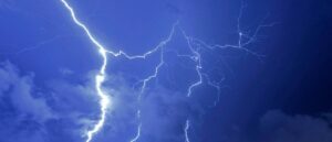 teen-enjoying-picnic-with-friends-in-central-park-survives-lightning-strike